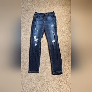 Girls(junior) cut blue jeans size(5). Used.